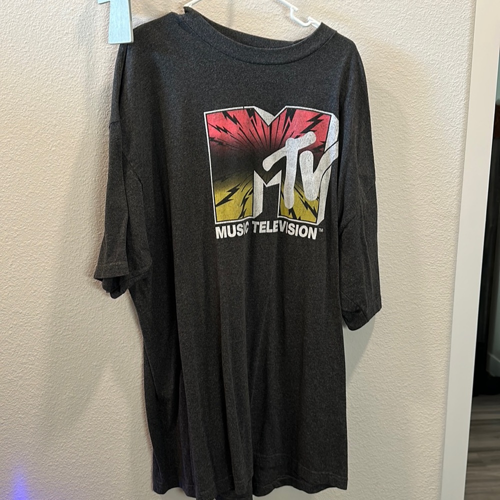 Graphic Print Tee